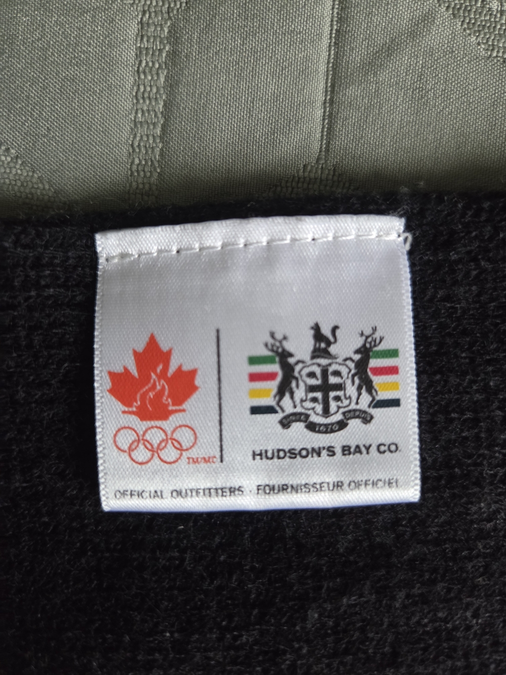 Hudson’s Bay Team Canada Olympic Scarf Red Black Buffalo Plaid Wool Knit - Picture 5 of 8